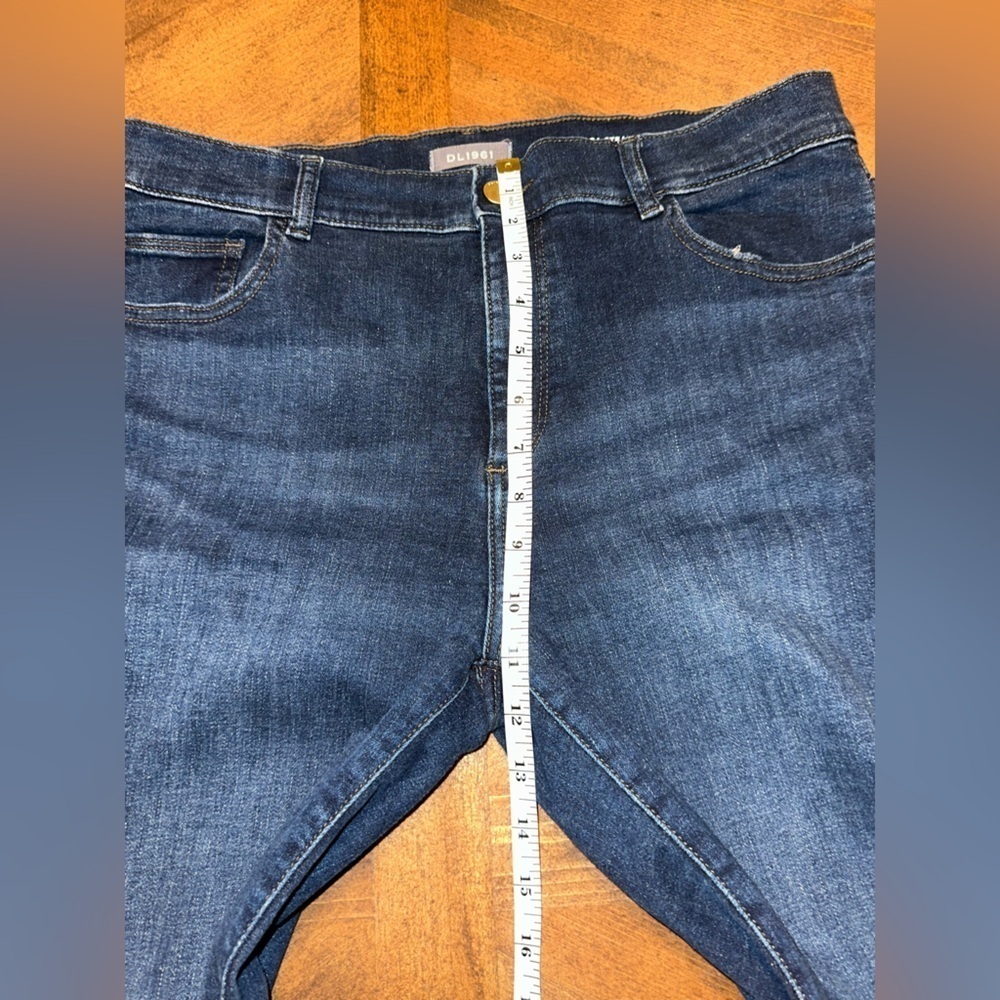 UEC DL1961 Mara Straight Mid Rise Instasculpt Ankle Jeans India Ink wash Size 32 - Picture 12 of 13